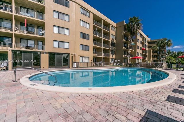 301 Golden Isles Dr 506, Hallandale Beach, FL 33009