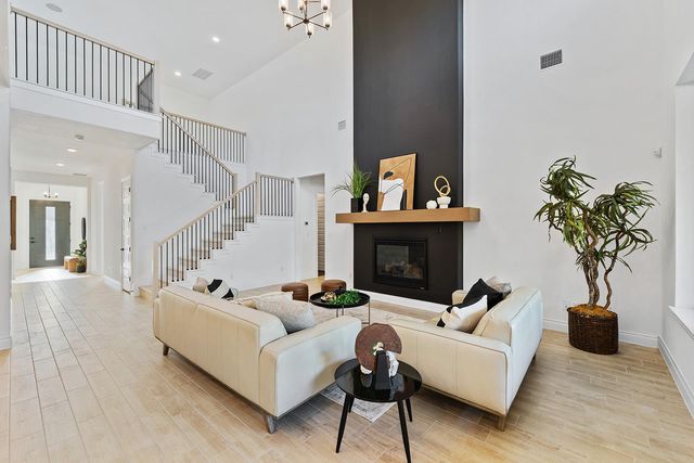 109 Strawberry LN, Georgetown, TX 78628