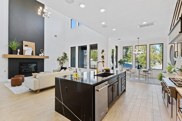 109 Strawberry LN, Georgetown, TX 78628