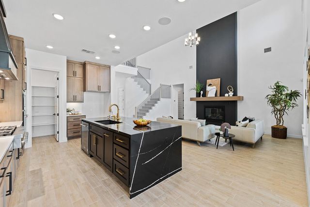 109 Strawberry LN, Georgetown, TX 78628