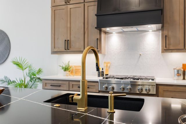 109 Strawberry LN, Georgetown, TX 78628