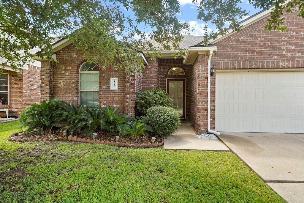 1026 Luke Drive, Alvin, TX 77511