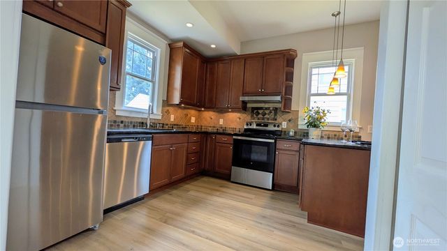 1220 S Adams Street, Tacoma, WA 98405
