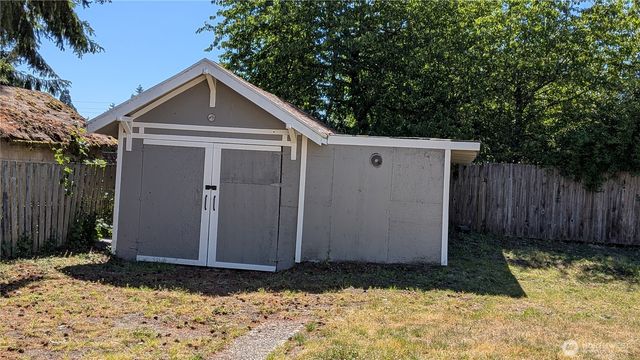 1220 S Adams Street, Tacoma, WA 98405
