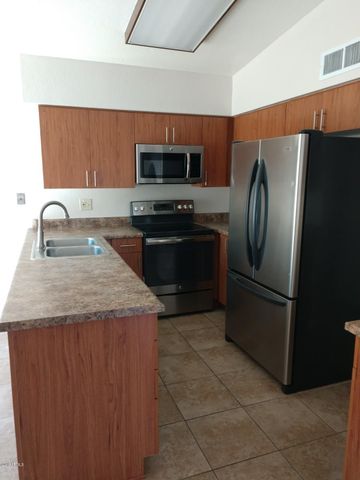 921 W LAGUNA Drive, Tempe, AZ 85282