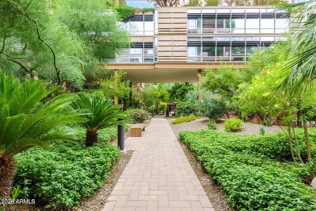 7157 E RANCHO VISTA Drive 2001, Scottsdale, AZ 85251