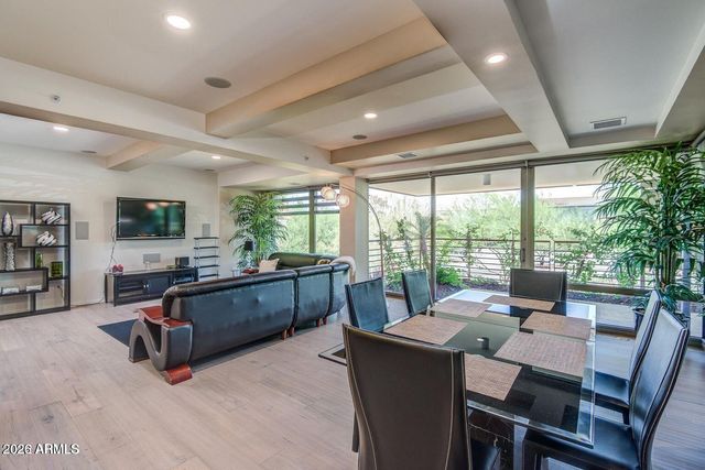 7157 E RANCHO VISTA Drive 2001, Scottsdale, AZ 85251