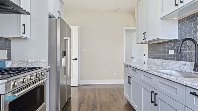 1106 S 4th Avenue, Maywood, IL 60153