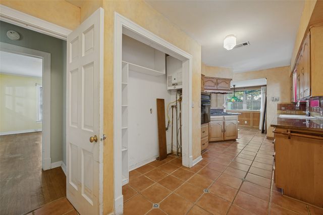 707 N Oak Cliff Boulevard, Dallas, TX 75208