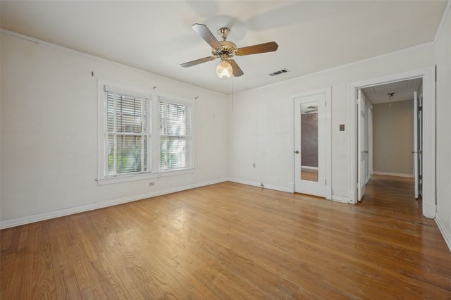 707 N Oak Cliff Boulevard, Dallas, TX 75208