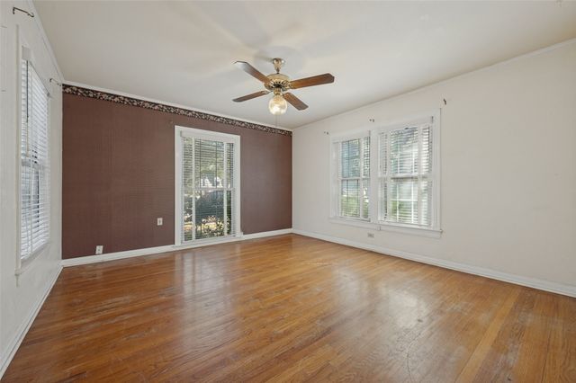 707 N Oak Cliff Boulevard, Dallas, TX 75208