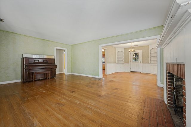 707 N Oak Cliff Boulevard, Dallas, TX 75208