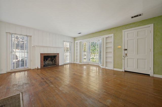 707 N Oak Cliff Boulevard, Dallas, TX 75208