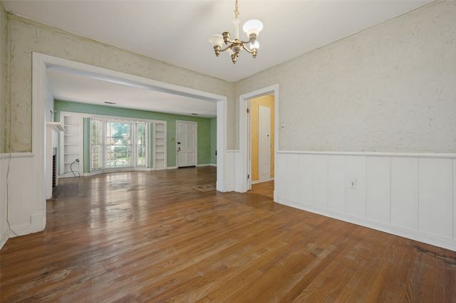 707 N Oak Cliff Boulevard, Dallas, TX 75208