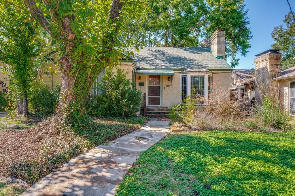 707 N Oak Cliff Boulevard, Dallas, TX 75208