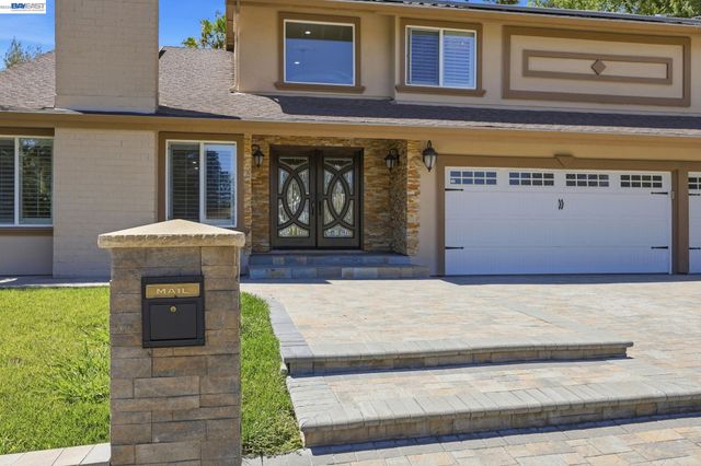 3309 Burning Tree Dr, San Ramon, CA 94583