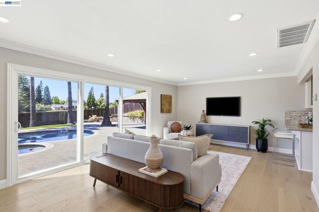 3309 Burning Tree Dr, San Ramon, CA 94583