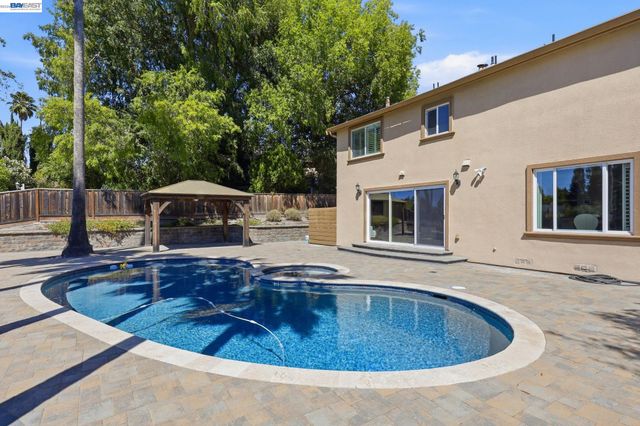 3309 Burning Tree Dr, San Ramon, CA 94583