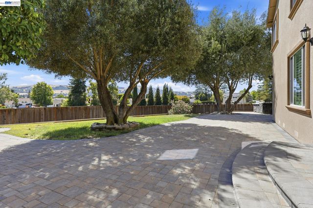 3309 Burning Tree Dr, San Ramon, CA 94583
