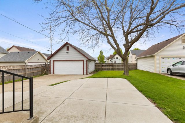1721 21st STREET, Milwaukee, WI 53205