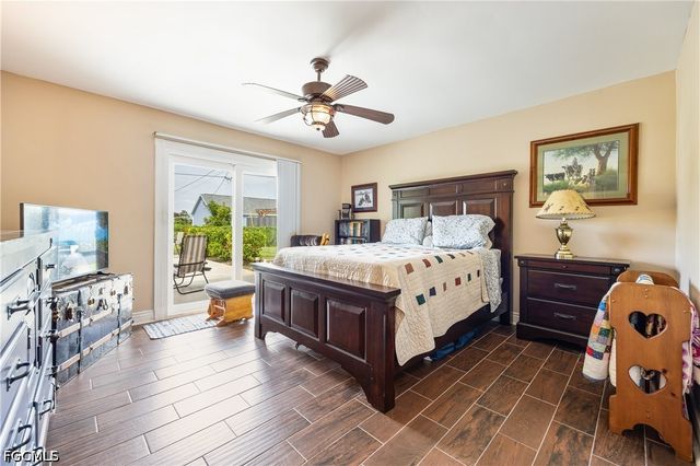 250 NE 10th PL, Cape Coral, FL 33909