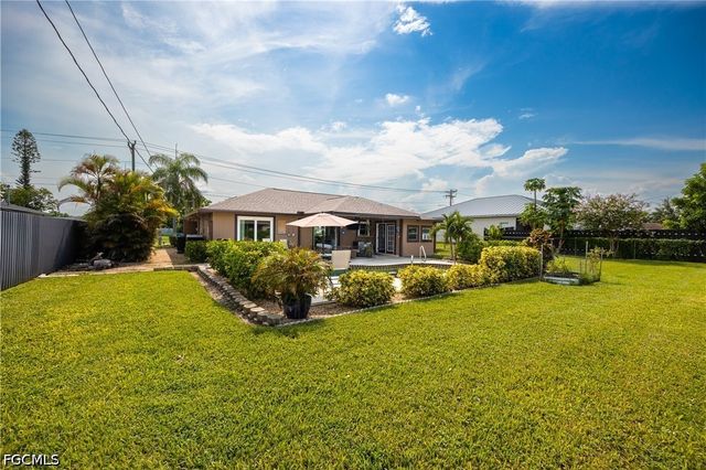 250 NE 10th PL, Cape Coral, FL 33909