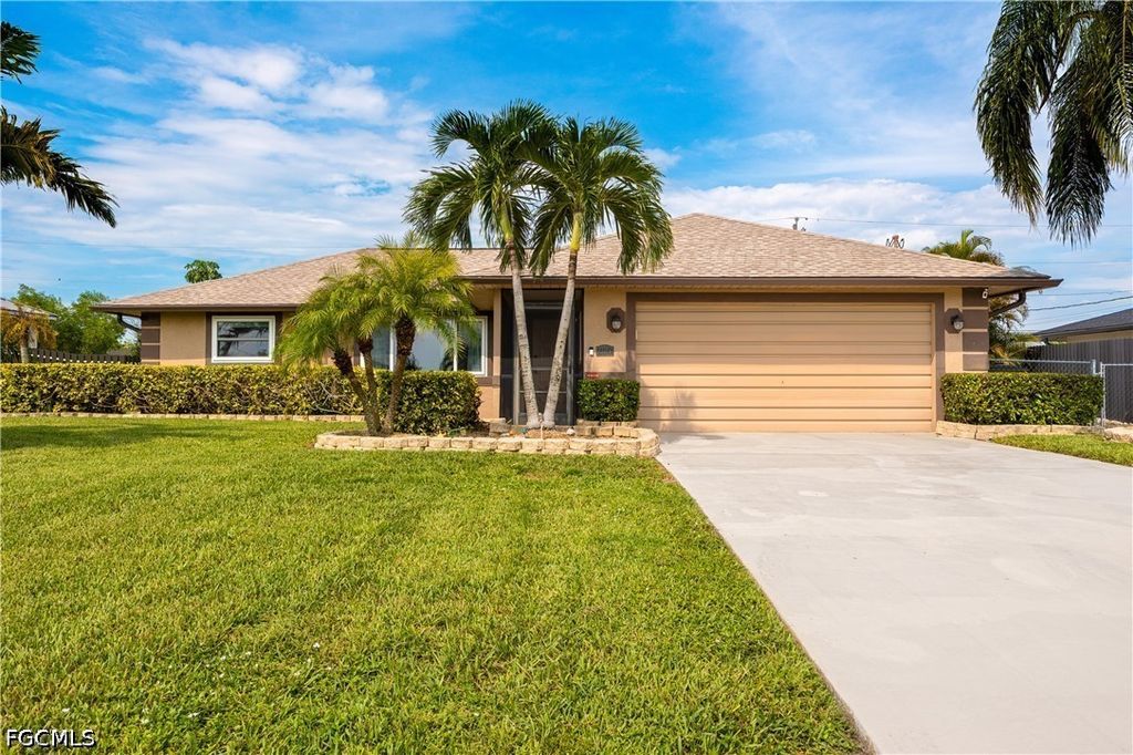 250 NE 10th PL, Cape Coral, FL 33909