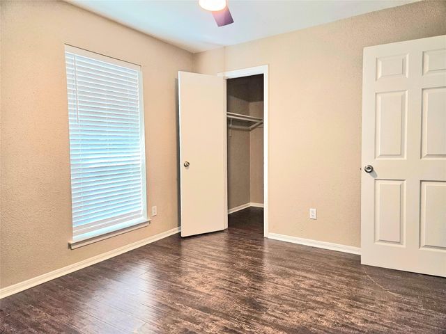 4231 Southchase Lane, Houston, TX 77014