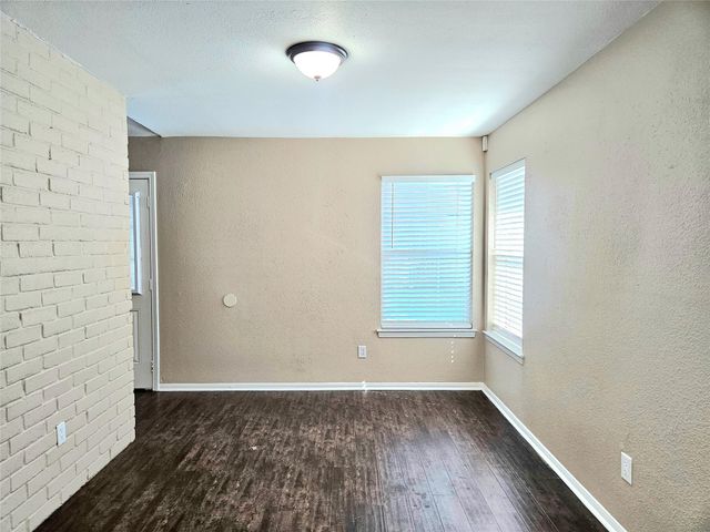 4231 Southchase Lane, Houston, TX 77014