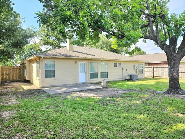 4231 Southchase Lane, Houston, TX 77014