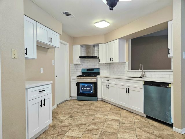 4231 Southchase Lane, Houston, TX 77014