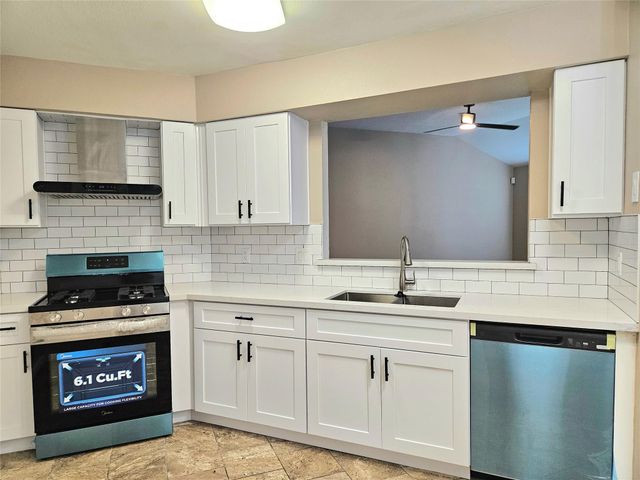4231 Southchase Lane, Houston, TX 77014
