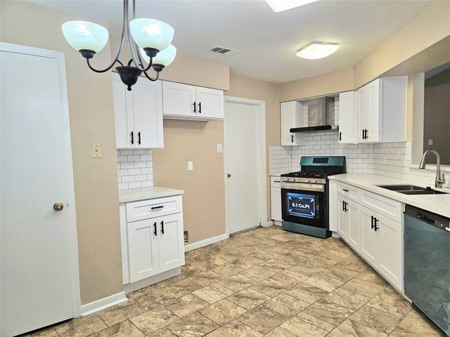 4231 Southchase Lane, Houston, TX 77014