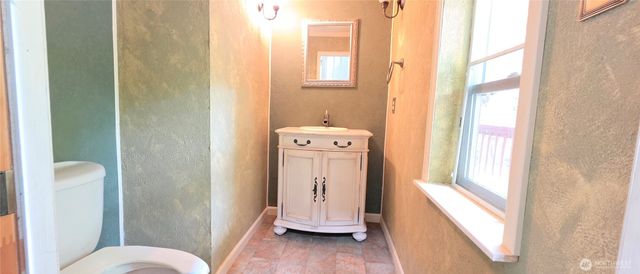 890 W Wynwood Drive, Shelton, WA 98584