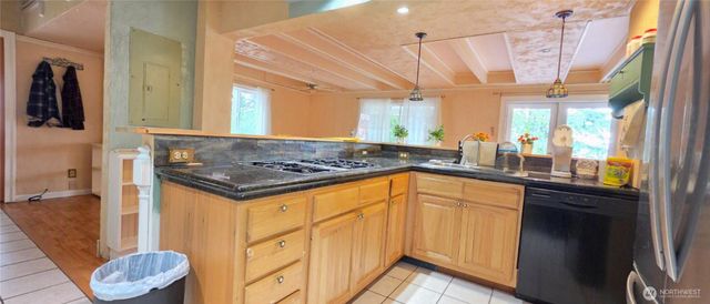 890 W Wynwood Drive, Shelton, WA 98584