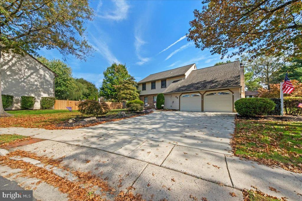 42 MEADOWRUE CT, Mount Laurel, NJ 08054