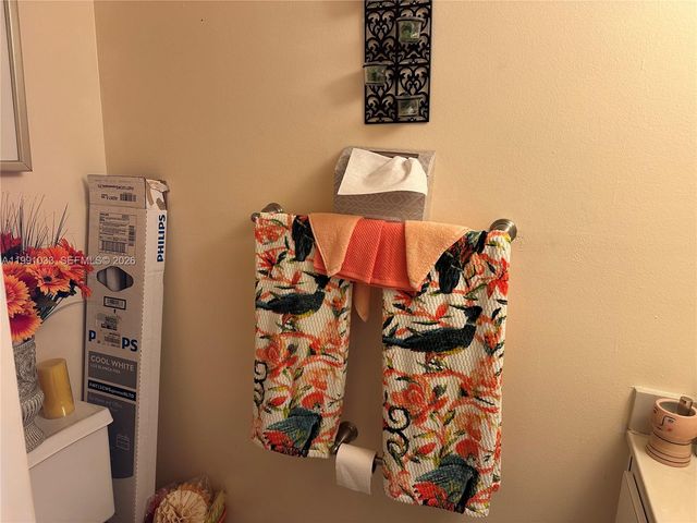 600 Parkview Dr 717, Hallandale Beach, FL 33009