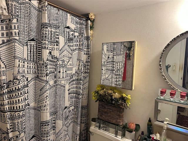 600 Parkview Dr 717, Hallandale Beach, FL 33009