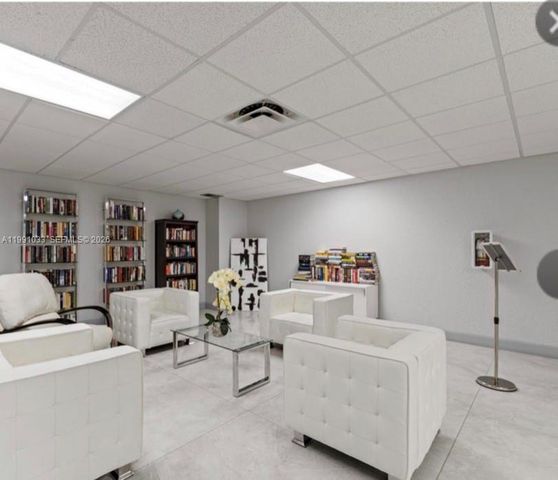 600 Parkview Dr 717, Hallandale Beach, FL 33009