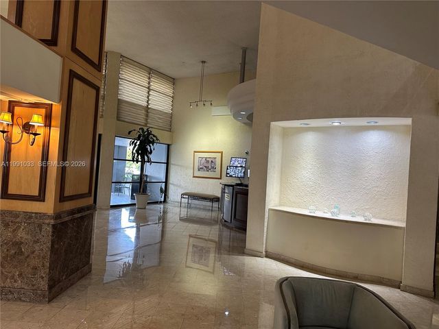 600 Parkview Dr 717, Hallandale Beach, FL 33009