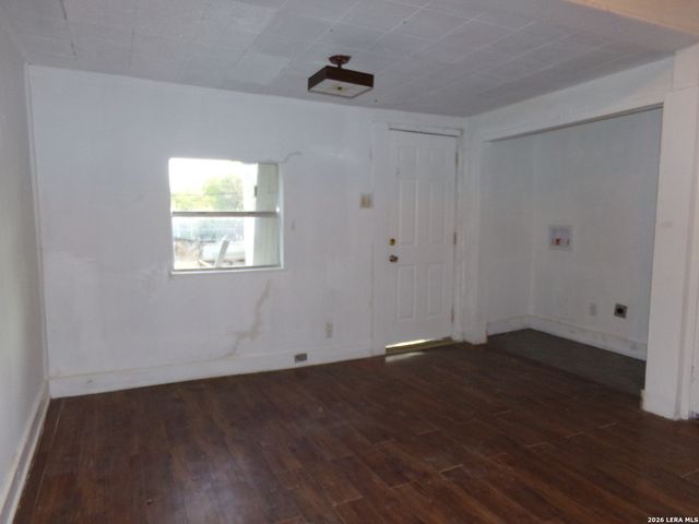 3918 W MARTIN ST, San Antonio, TX 78207