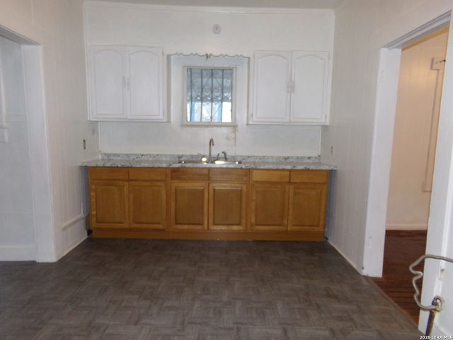 3918 W MARTIN ST, San Antonio, TX 78207