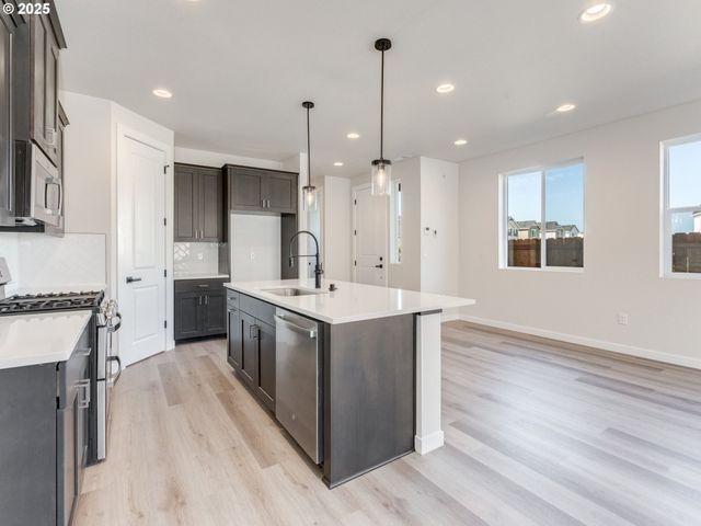 744 Nw 178TH Way, Ridgefield, WA 98642