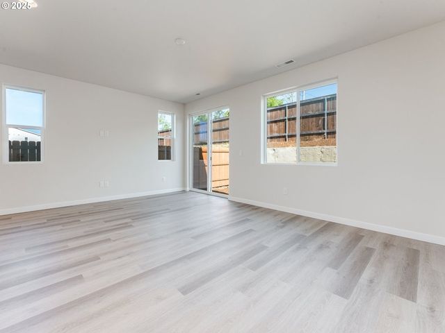 744 Nw 178TH Way, Ridgefield, WA 98642