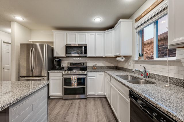 1720 Trace Drive, Aubrey, TX 76227