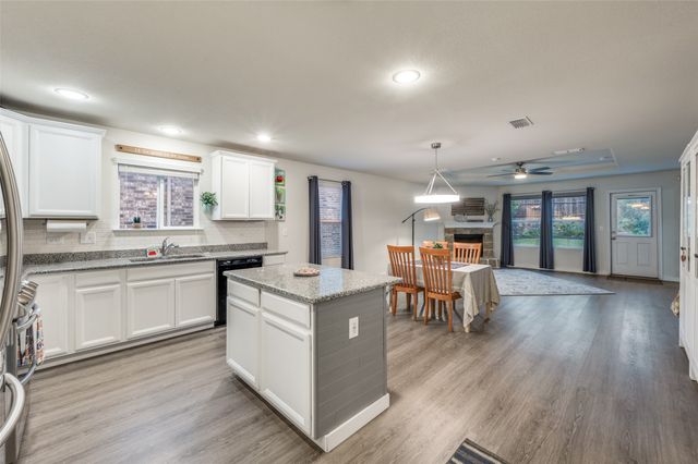 1720 Trace Drive, Aubrey, TX 76227