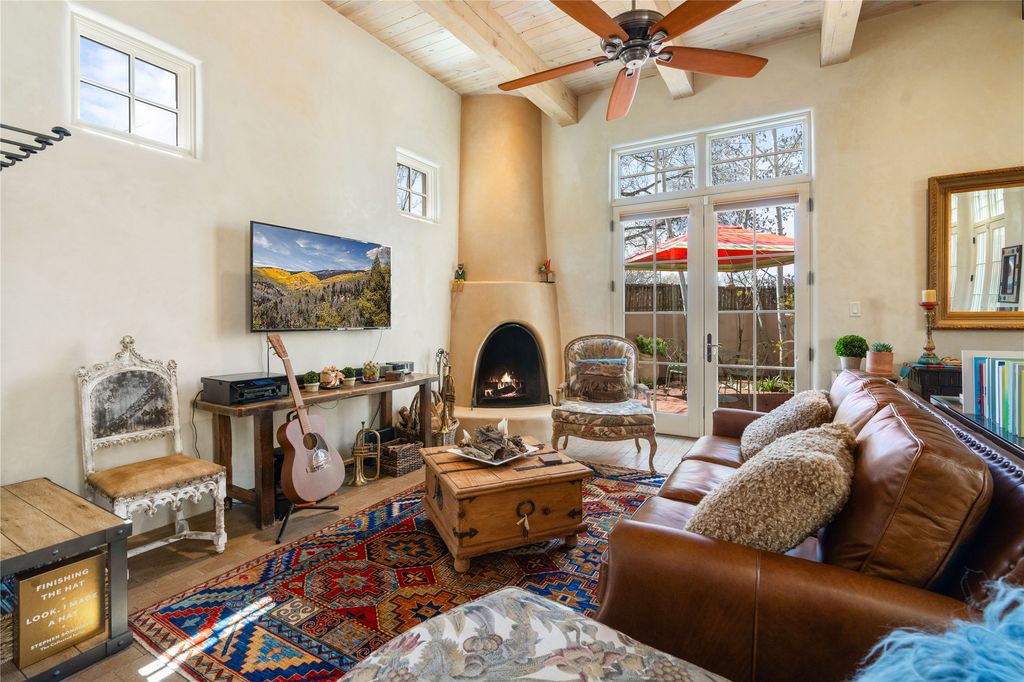 5 Cerro Gordo 1A, Santa Fe, NM 87501