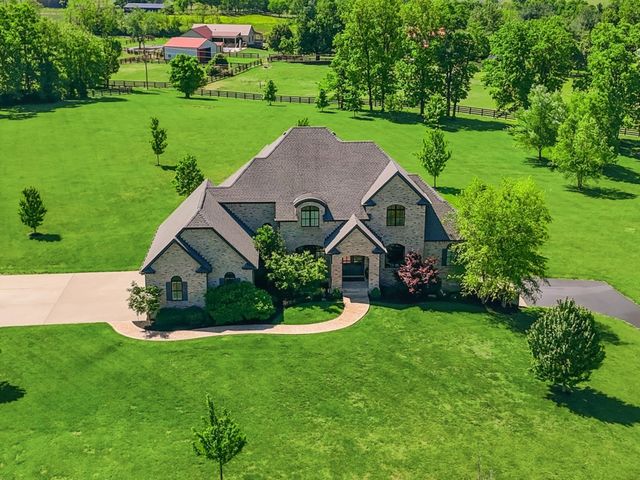 402 Chandamere Way, Nicholasville, KY 40356