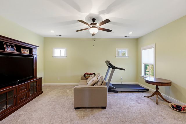 402 Chandamere Way, Nicholasville, KY 40356