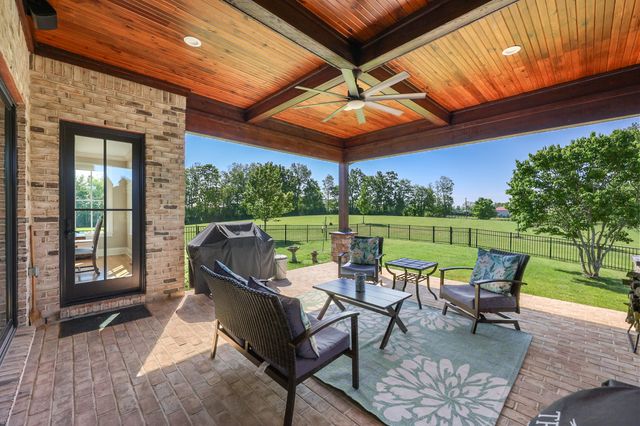 402 Chandamere Way, Nicholasville, KY 40356
